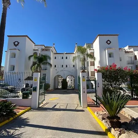Luxury Large 2 Bedroom Frontline Golf Apartment