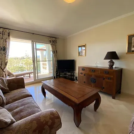 Luxury Large 2 Bedroom Frontline Golf *