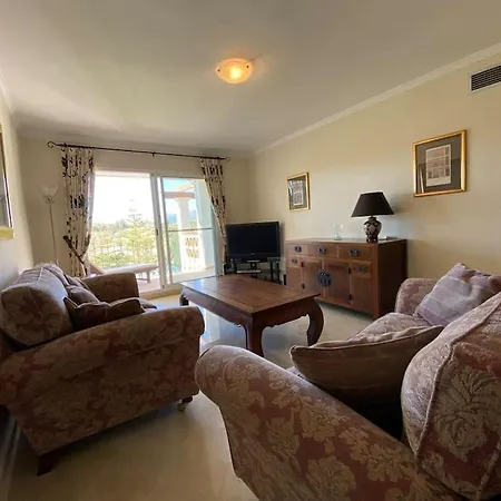 Luxury Large 2 Bedroom Frontline Golf *