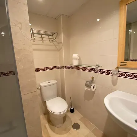 Luxury Large 2 Bedroom Frontline Golf Apartment Malaga